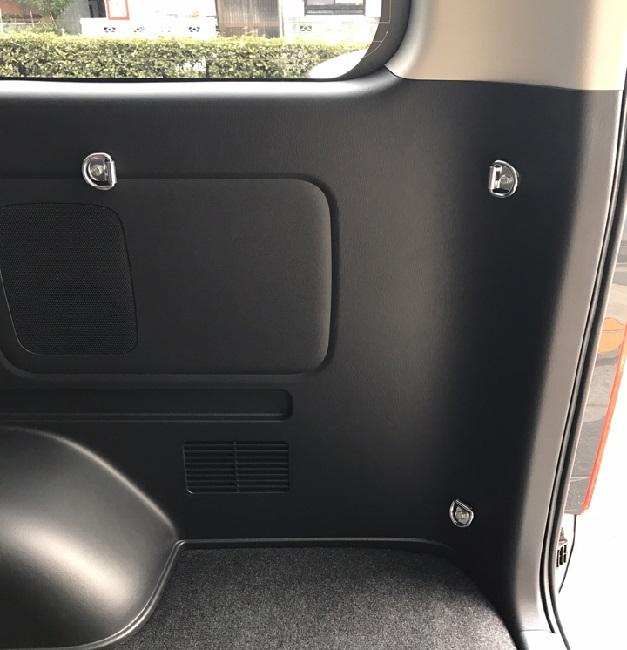 ハイエースコミューター 荷室フック